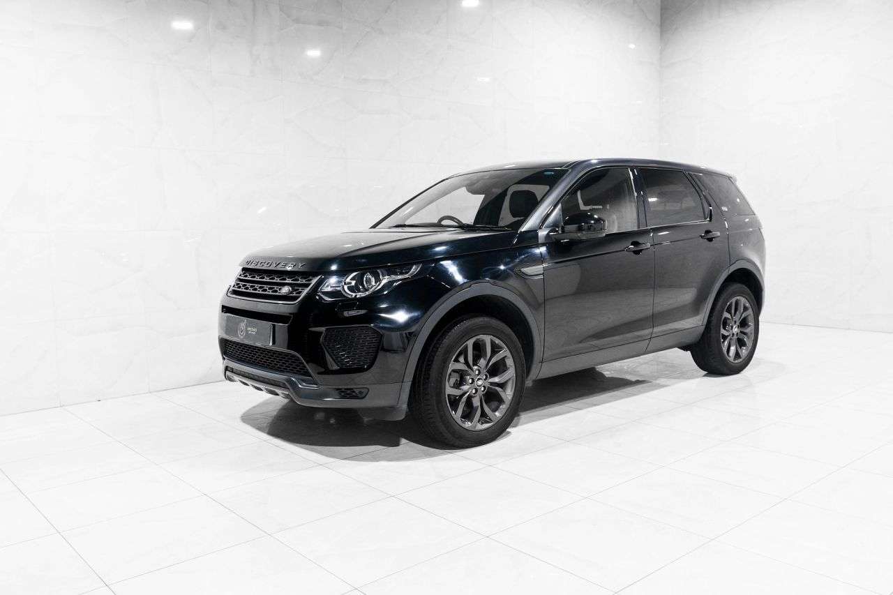A 2018 LAND ROVER DISCOVERY SPORT 2.0 TD4 Landmark SUV 5dr Diesel Auto 4WD Euro 6 (s/s) (180 ps) A 2018 LAND ROVER DISCOVERY SPORT 2.0 TD4 Landmark SUV 5dr Diesel Auto 4WD Euro 6 (s/s) (180 ps)