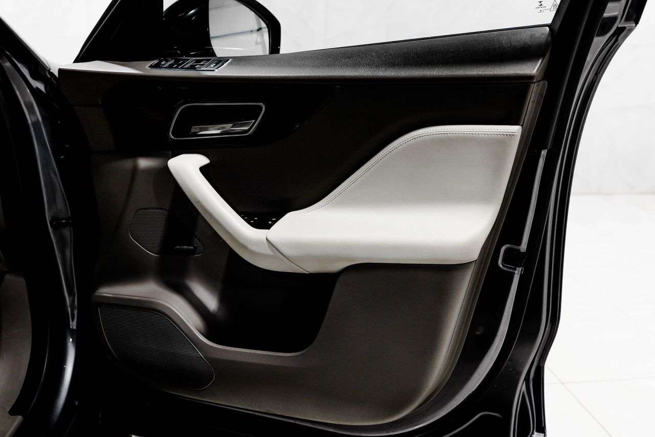 2016 JAGUAR F-PACE 2016 JAGUAR F-PACE