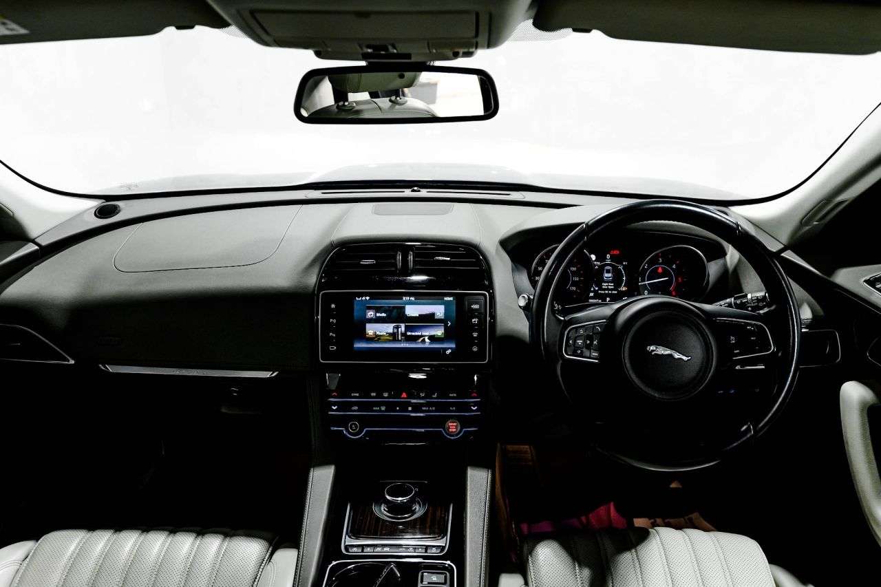 2016 JAGUAR F-PACE 2016 JAGUAR F-PACE