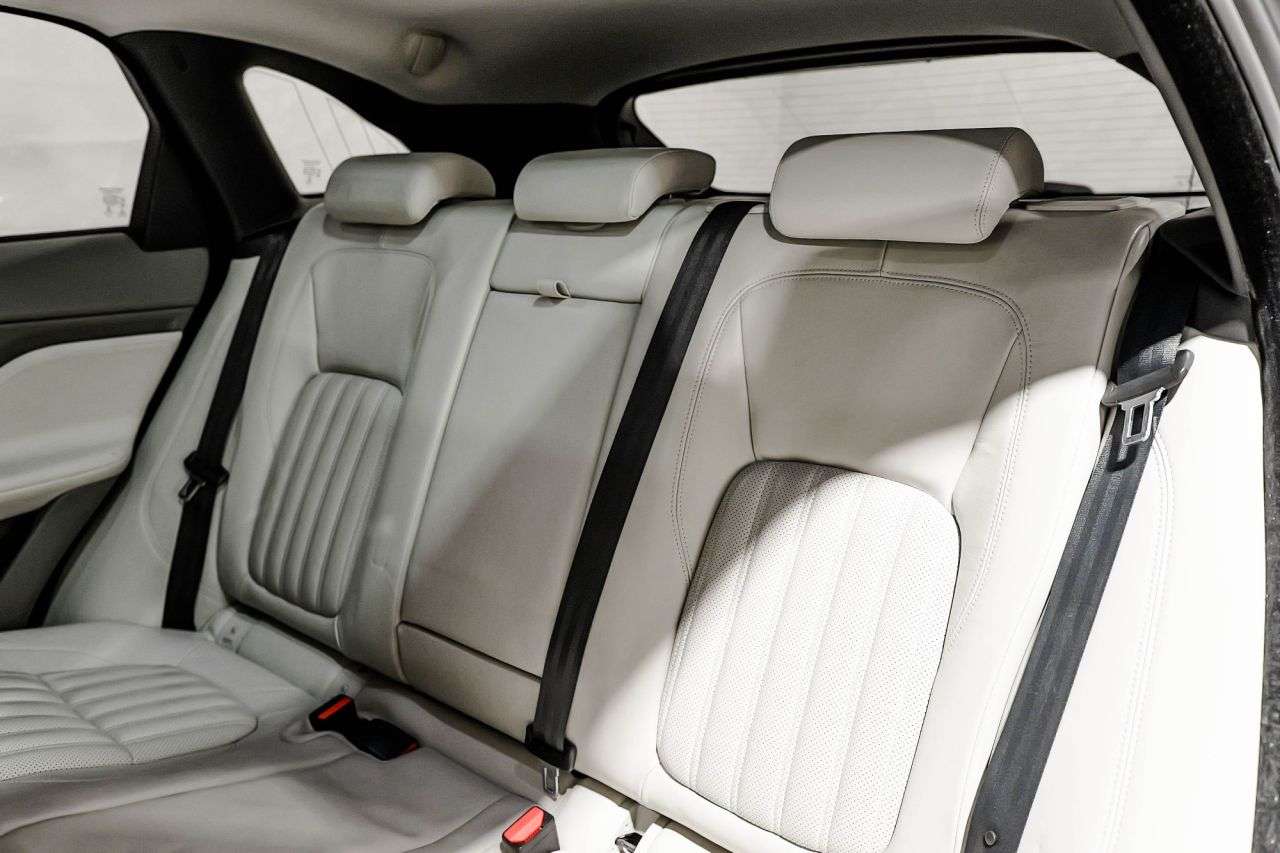 2016 JAGUAR F-PACE 2016 JAGUAR F-PACE