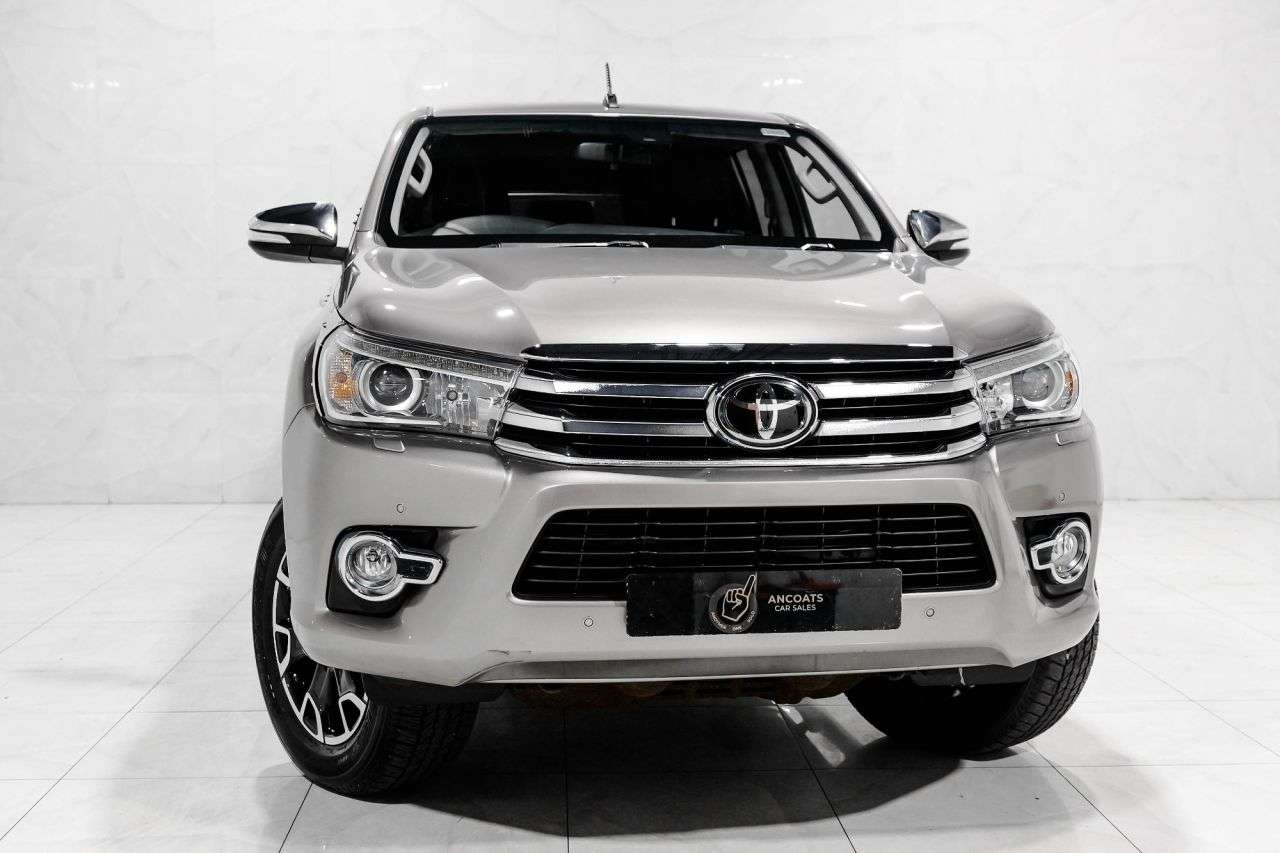 A 2017 TOYOTA HI-LUX 2.4 D-4D Invincible X Pickup Double Cab 4dr Diesel Auto 4WD Euro 6 (TSS, 3. A 2017 TOYOTA HI-LUX 2.4 D-4D Invincible X Pickup Double Cab 4dr Diesel Auto 4WD Euro 6 (TSS, 3.