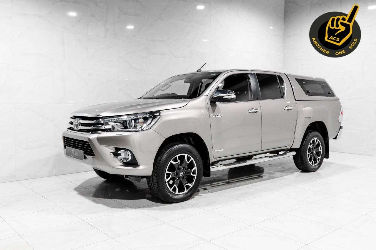 A 2017 TOYOTA HI-LUX 2.4 D-4D Invincible X Pickup Double Cab 4dr Diesel Auto 4WD Euro 6 (TSS, 3. A 2017 TOYOTA HI-LUX 2.4 D-4D Invincible X Pickup Double Cab 4dr Diesel Auto 4WD Euro 6 (TSS, 3.