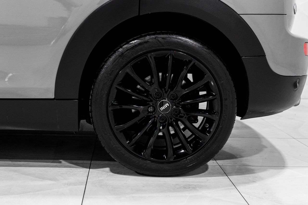 2017 MINI CLUBMAN 2017 MINI CLUBMAN