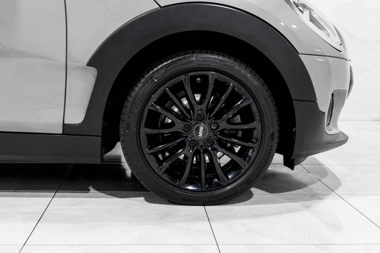 2017 MINI CLUBMAN 2017 MINI CLUBMAN