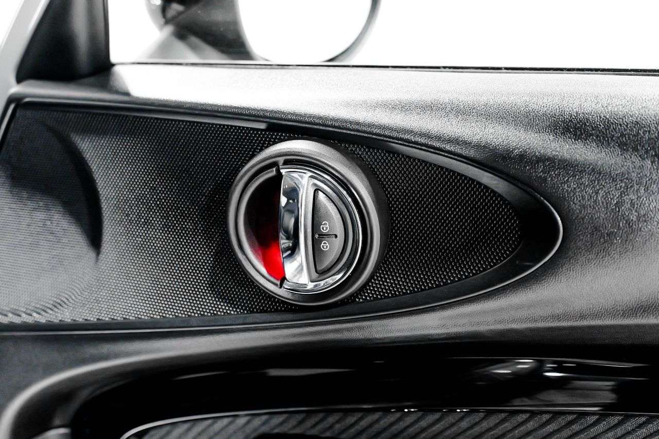 2017 MINI CLUBMAN 2017 MINI CLUBMAN