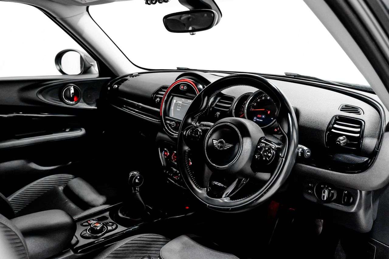 2017 MINI CLUBMAN 2017 MINI CLUBMAN