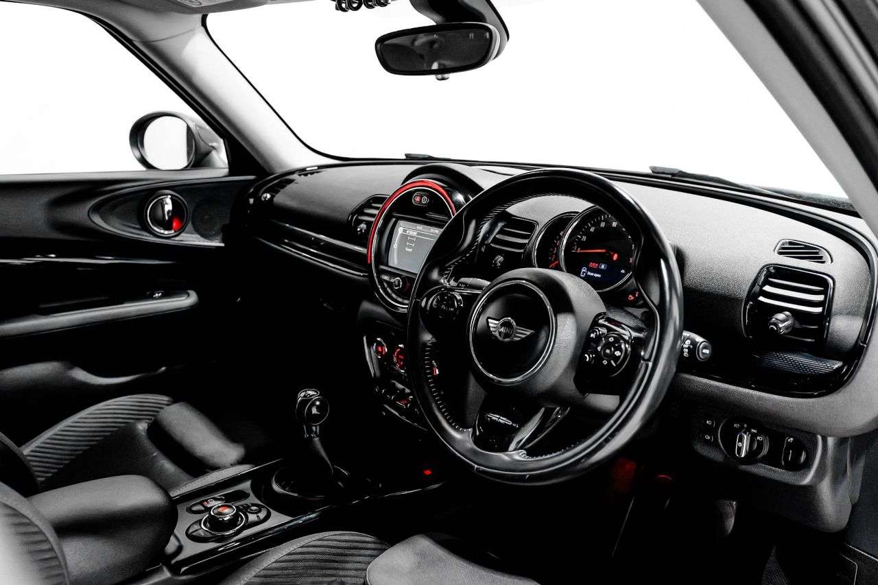 2017 MINI CLUBMAN 2017 MINI CLUBMAN