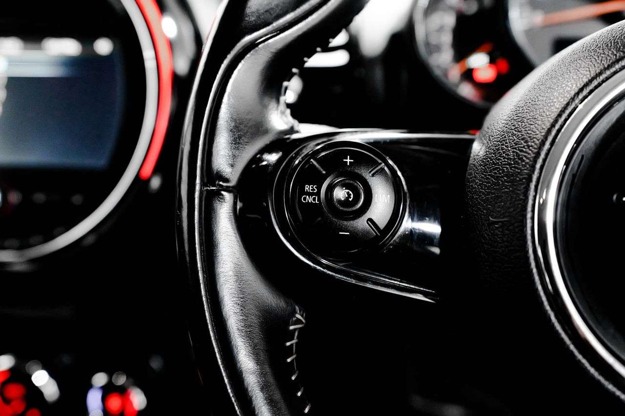 2017 MINI CLUBMAN 2017 MINI CLUBMAN