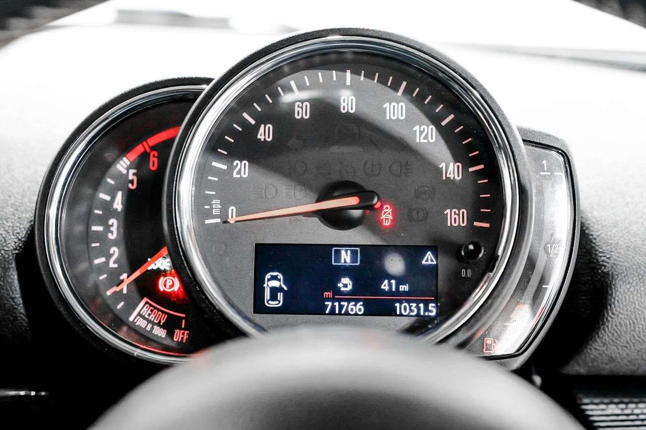 2017 MINI CLUBMAN 2017 MINI CLUBMAN