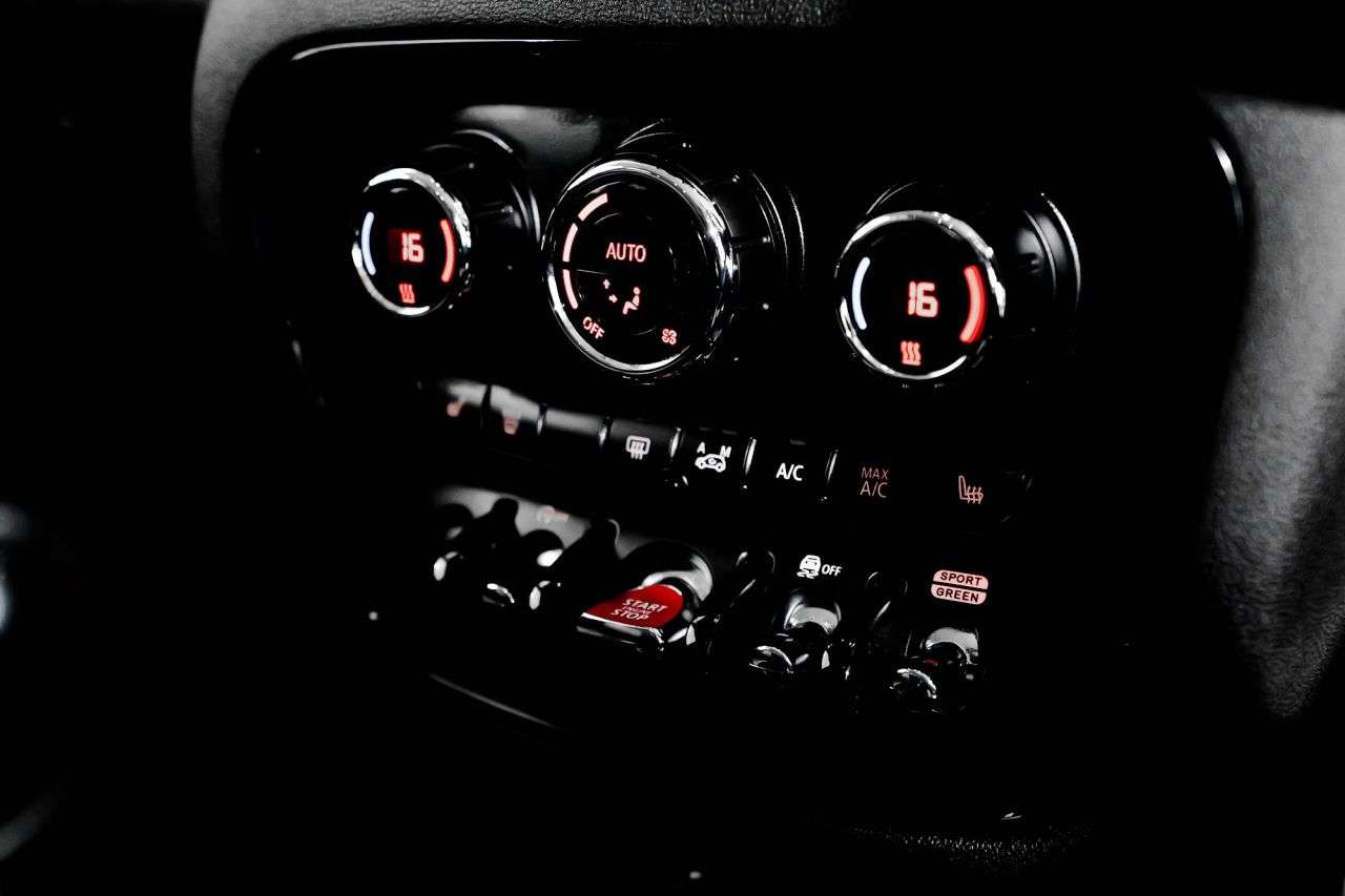 2017 MINI CLUBMAN 2017 MINI CLUBMAN