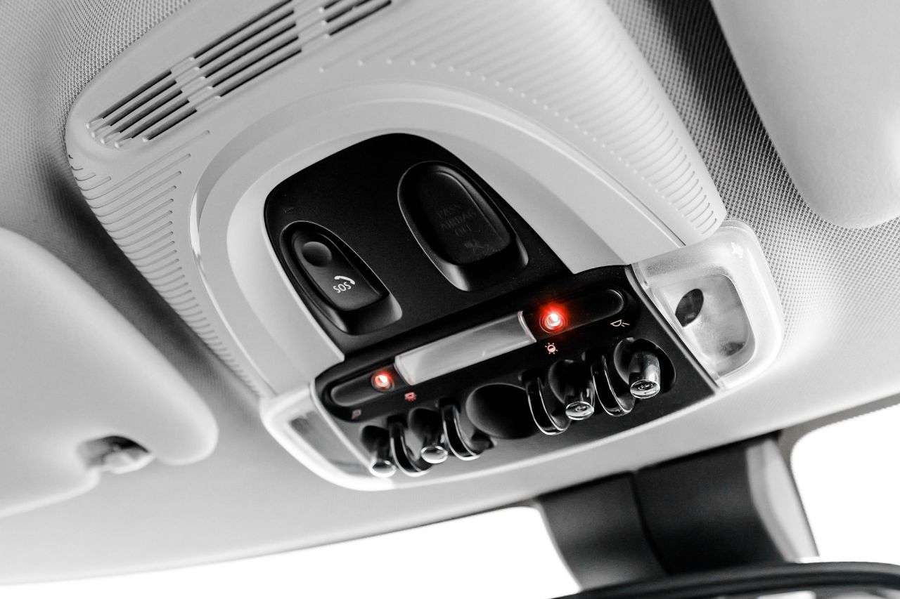 2017 MINI CLUBMAN 2017 MINI CLUBMAN