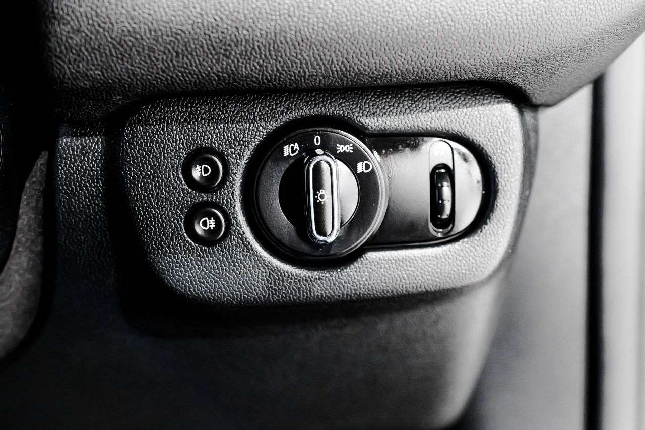 2017 MINI CLUBMAN 2017 MINI CLUBMAN