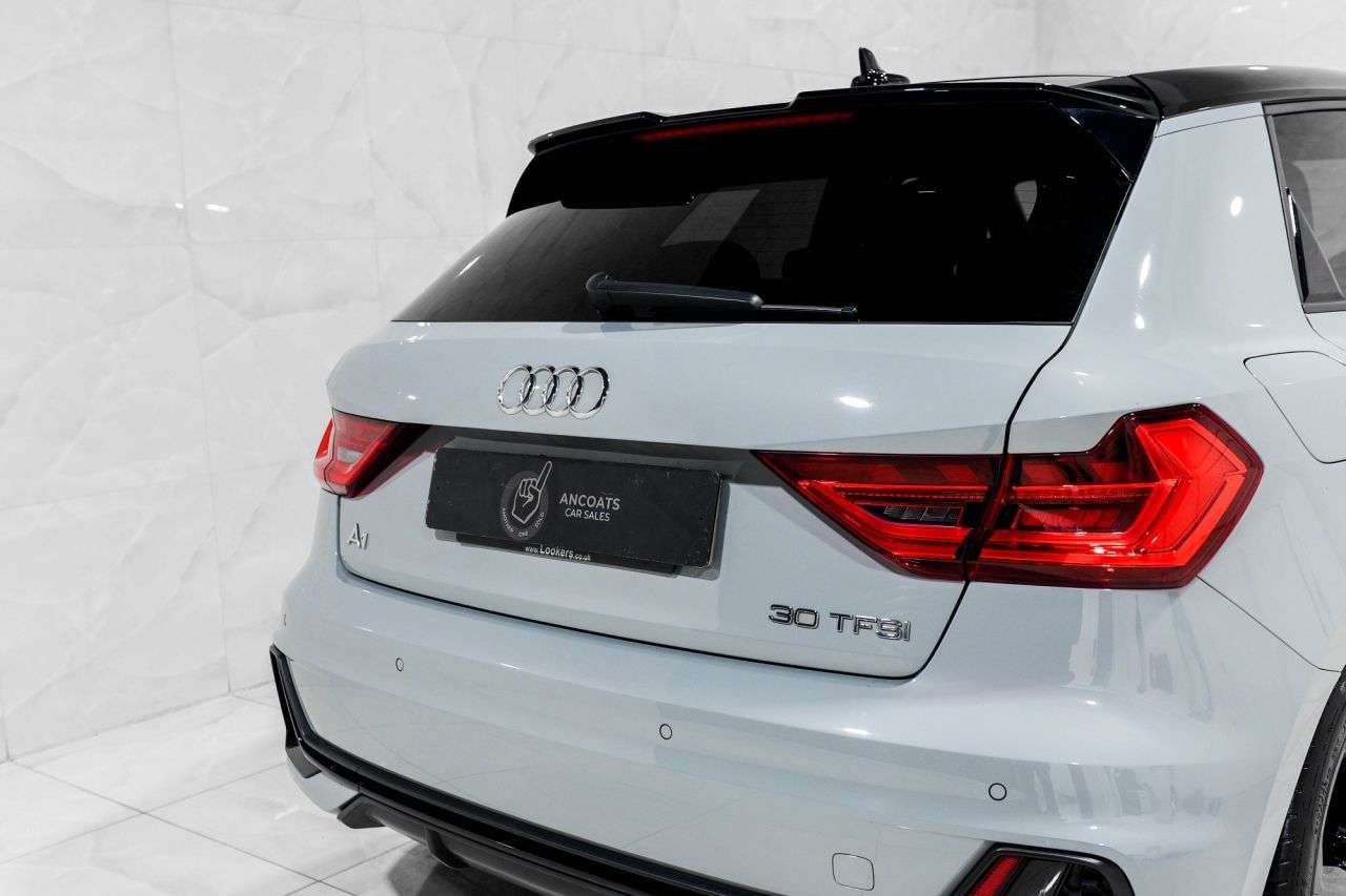 2021 AUDI A1 2021 AUDI A1