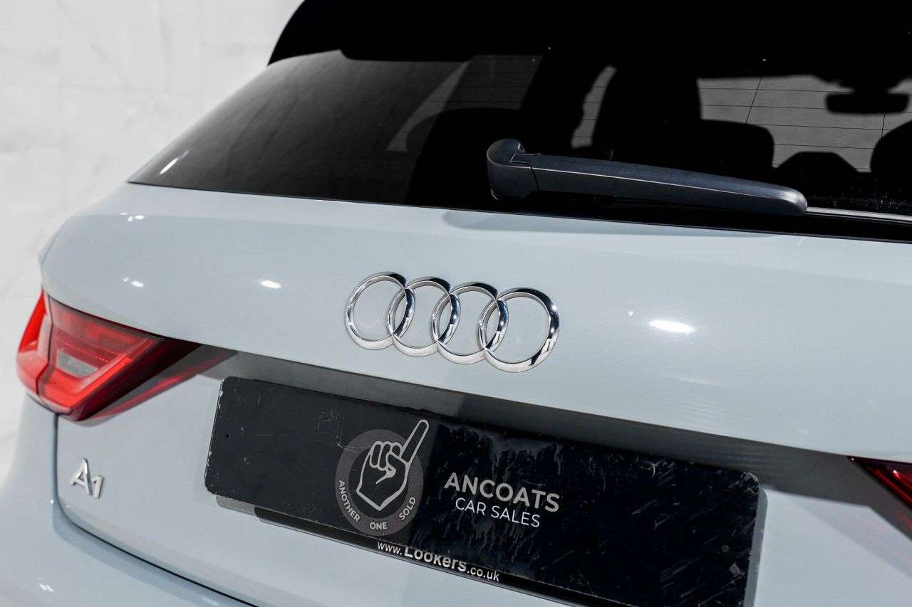 2021 AUDI A1 2021 AUDI A1