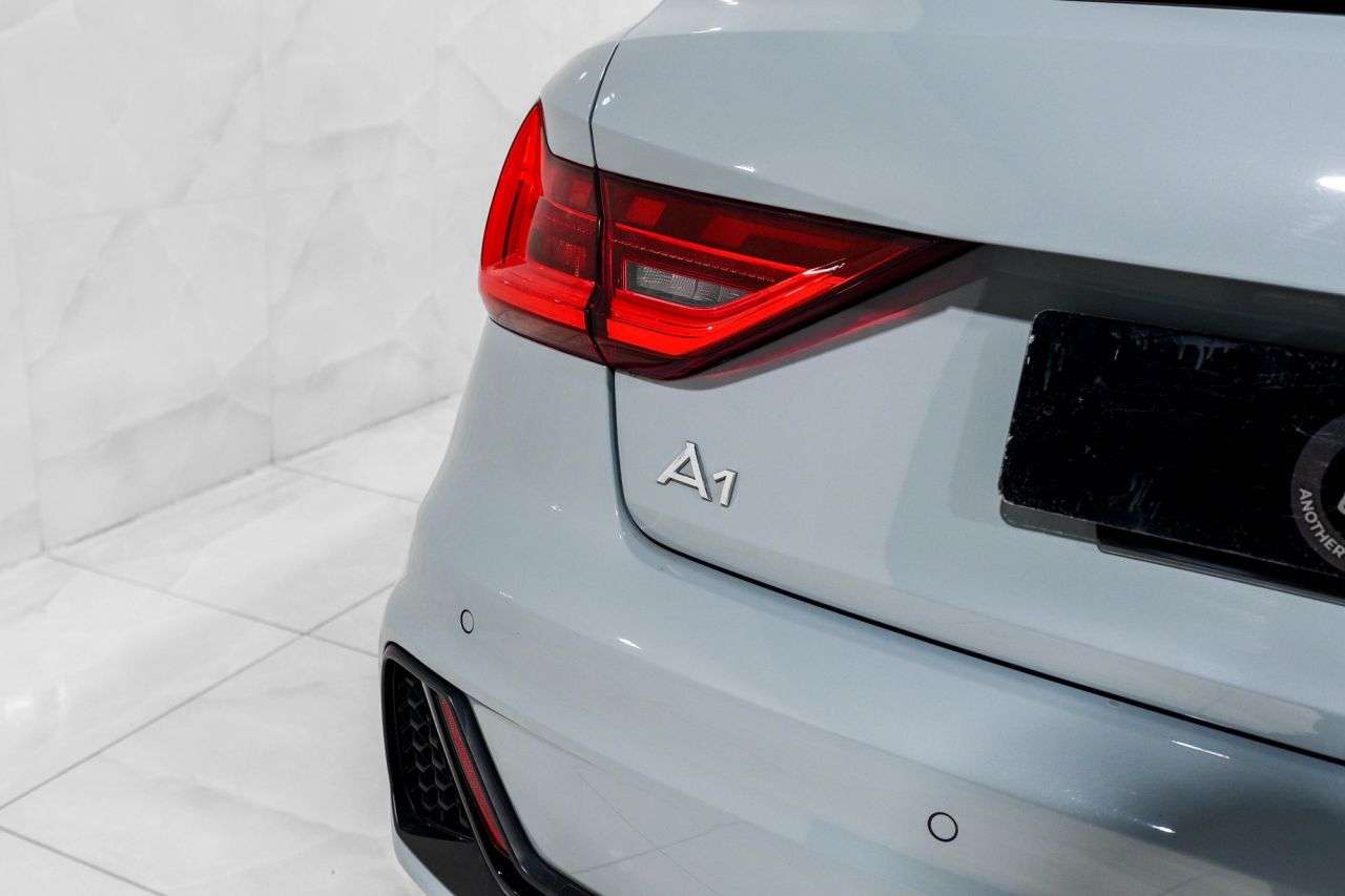 2021 AUDI A1 2021 AUDI A1