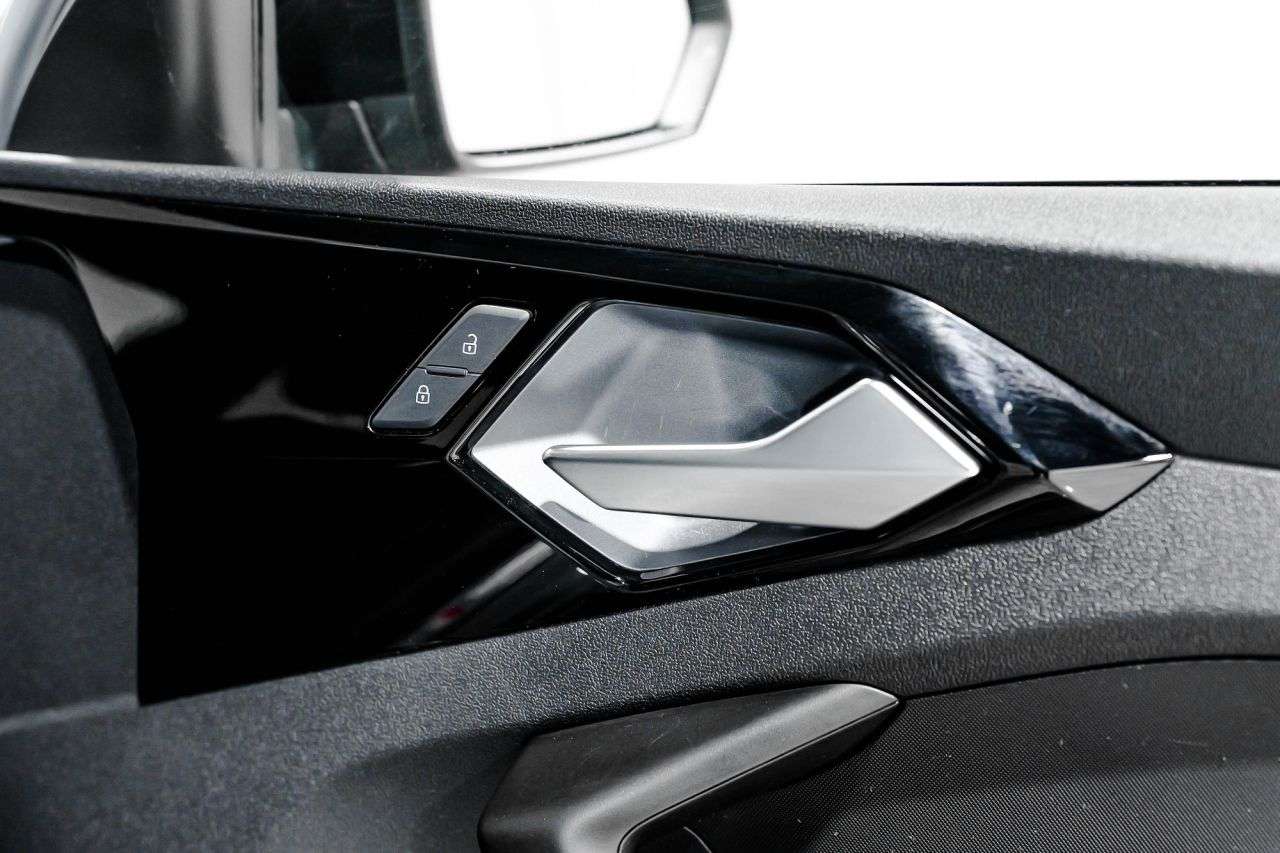 2021 AUDI A1 2021 AUDI A1