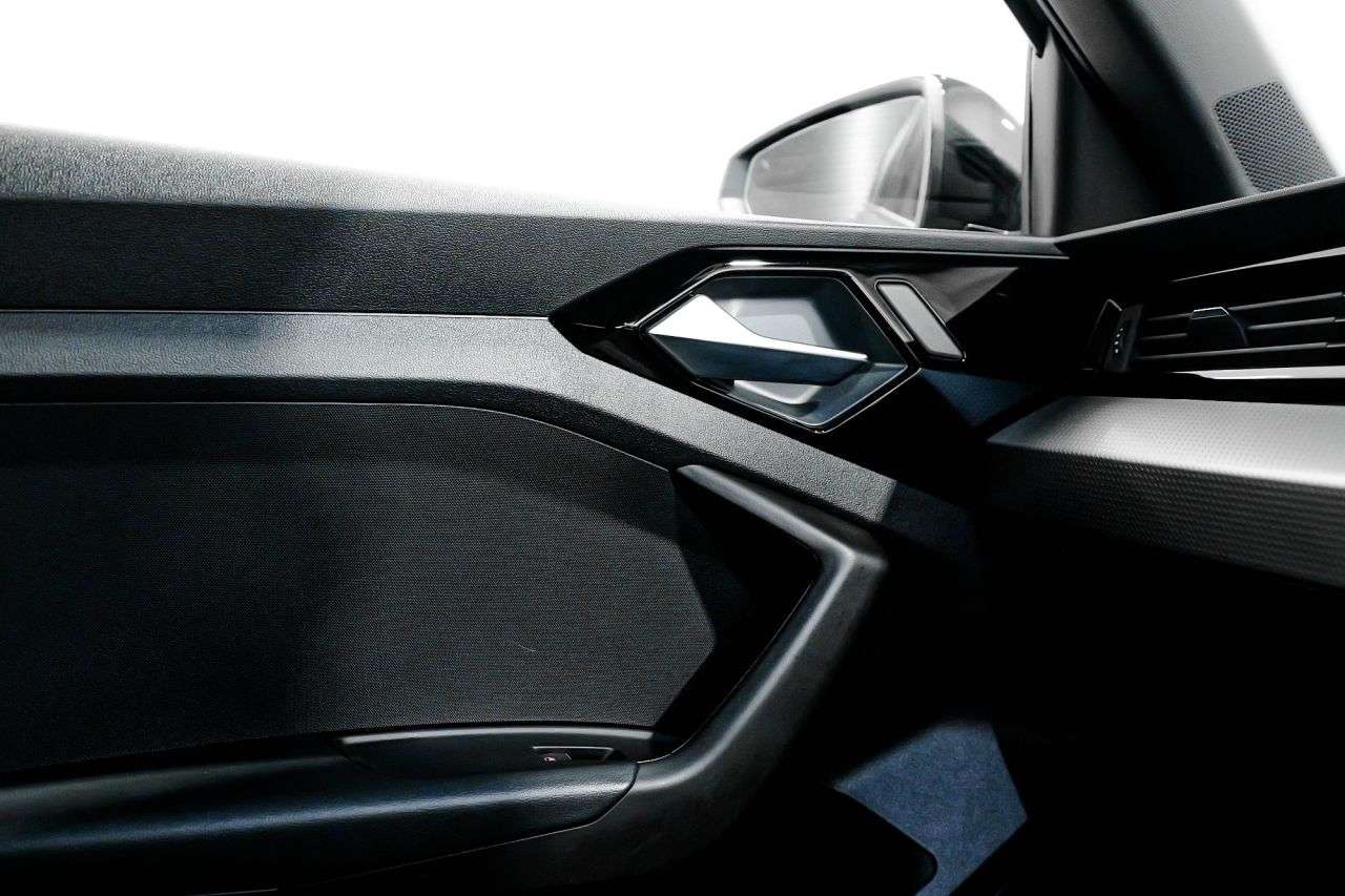 2021 AUDI A1 2021 AUDI A1