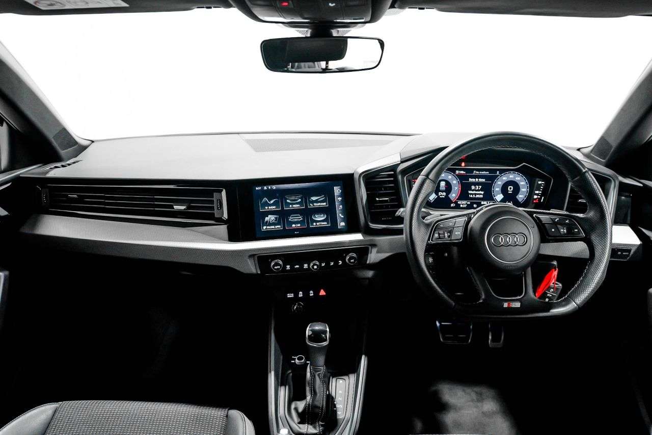 2021 AUDI A1 2021 AUDI A1