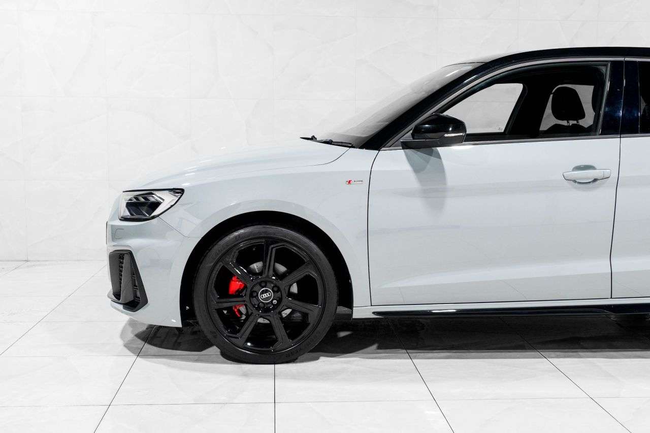 2021 AUDI A1 2021 AUDI A1