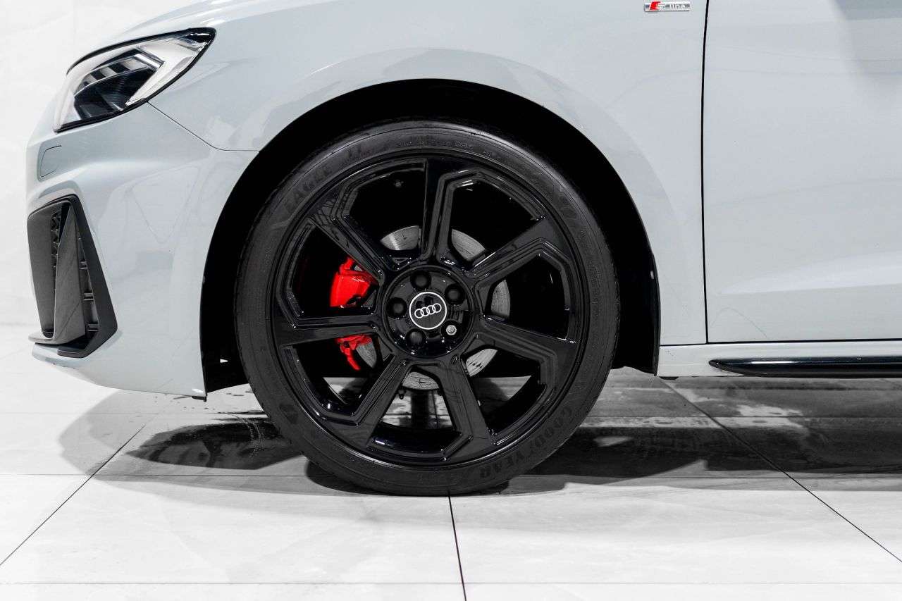 2021 AUDI A1 2021 AUDI A1