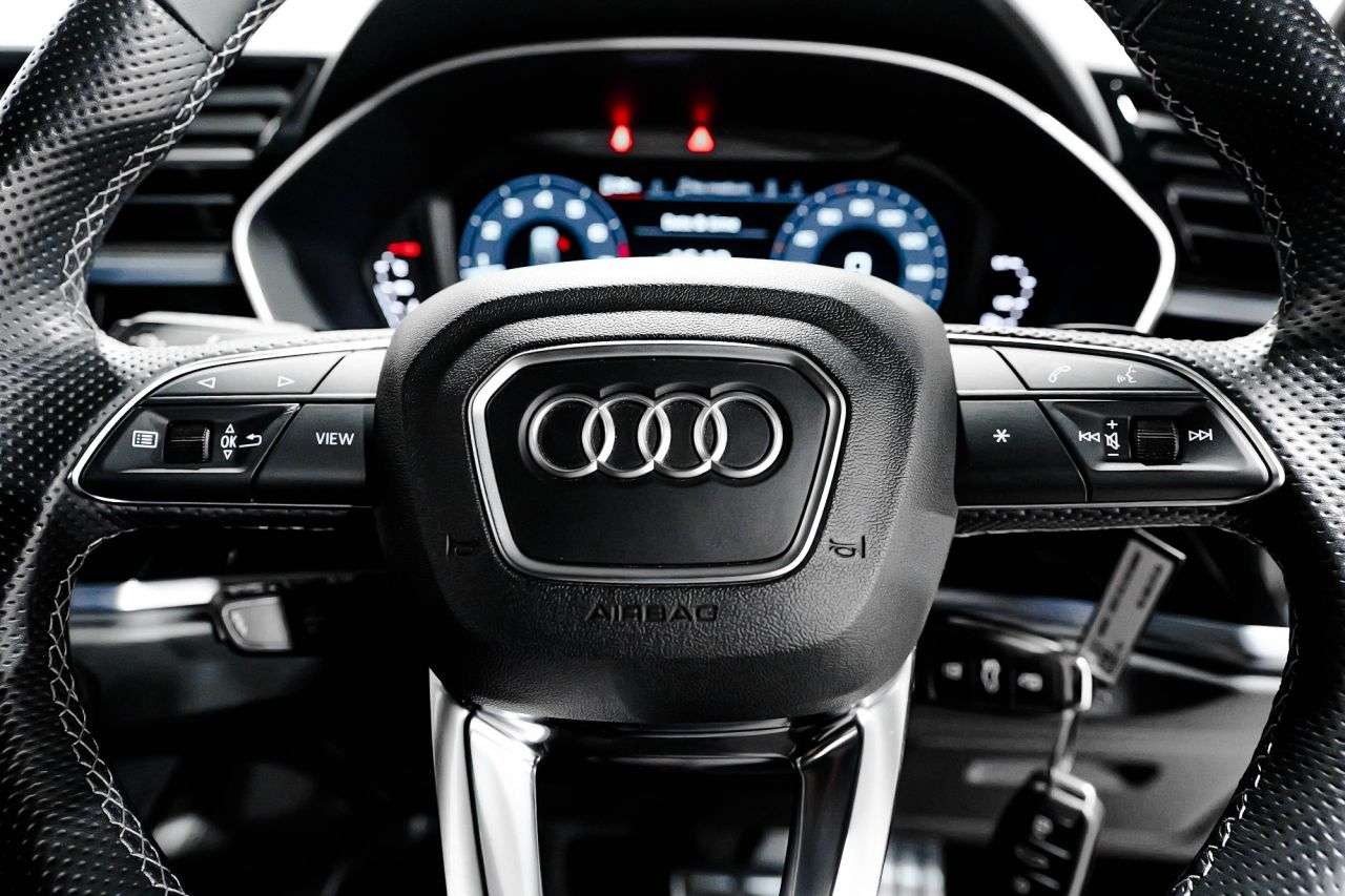 2021 AUDI Q3 2021 AUDI Q3