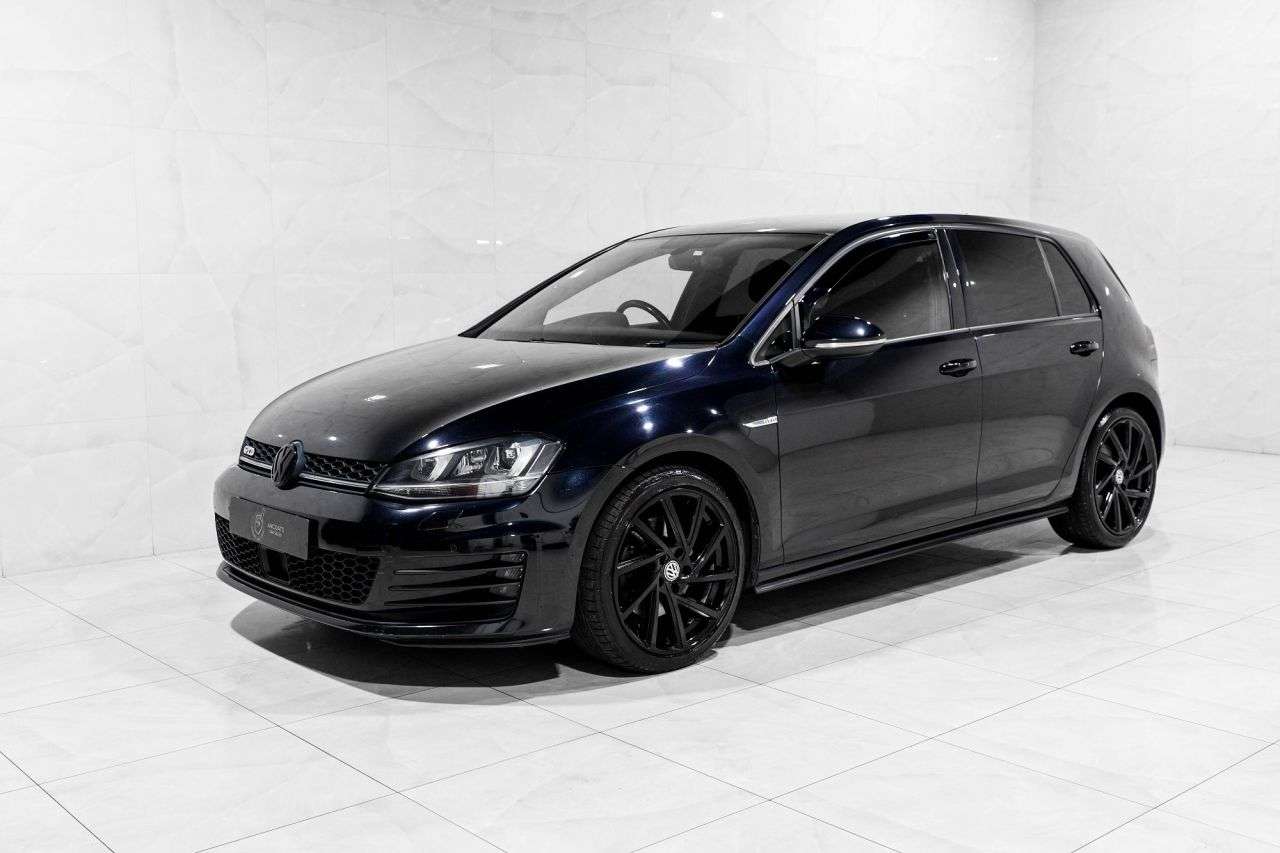 A 2016 VOLKSWAGEN GOLF 2.0 TDI BlueMotion Tech GTD Hatchback 5dr Diesel DSG Euro 6 (s/s) (184 ps) A 2016 VOLKSWAGEN GOLF 2.0 TDI BlueMotion Tech GTD Hatchback 5dr Diesel DSG Euro 6 (s/s) (184 ps)