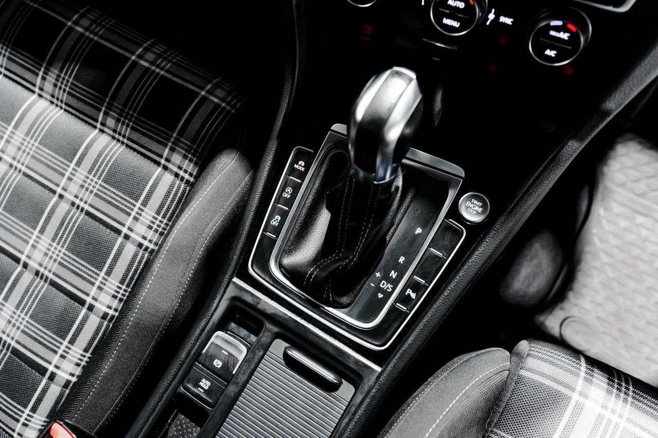 2016 VOLKSWAGEN GOLF 2016 VOLKSWAGEN GOLF