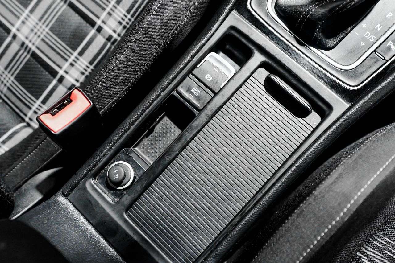 2016 VOLKSWAGEN GOLF 2016 VOLKSWAGEN GOLF