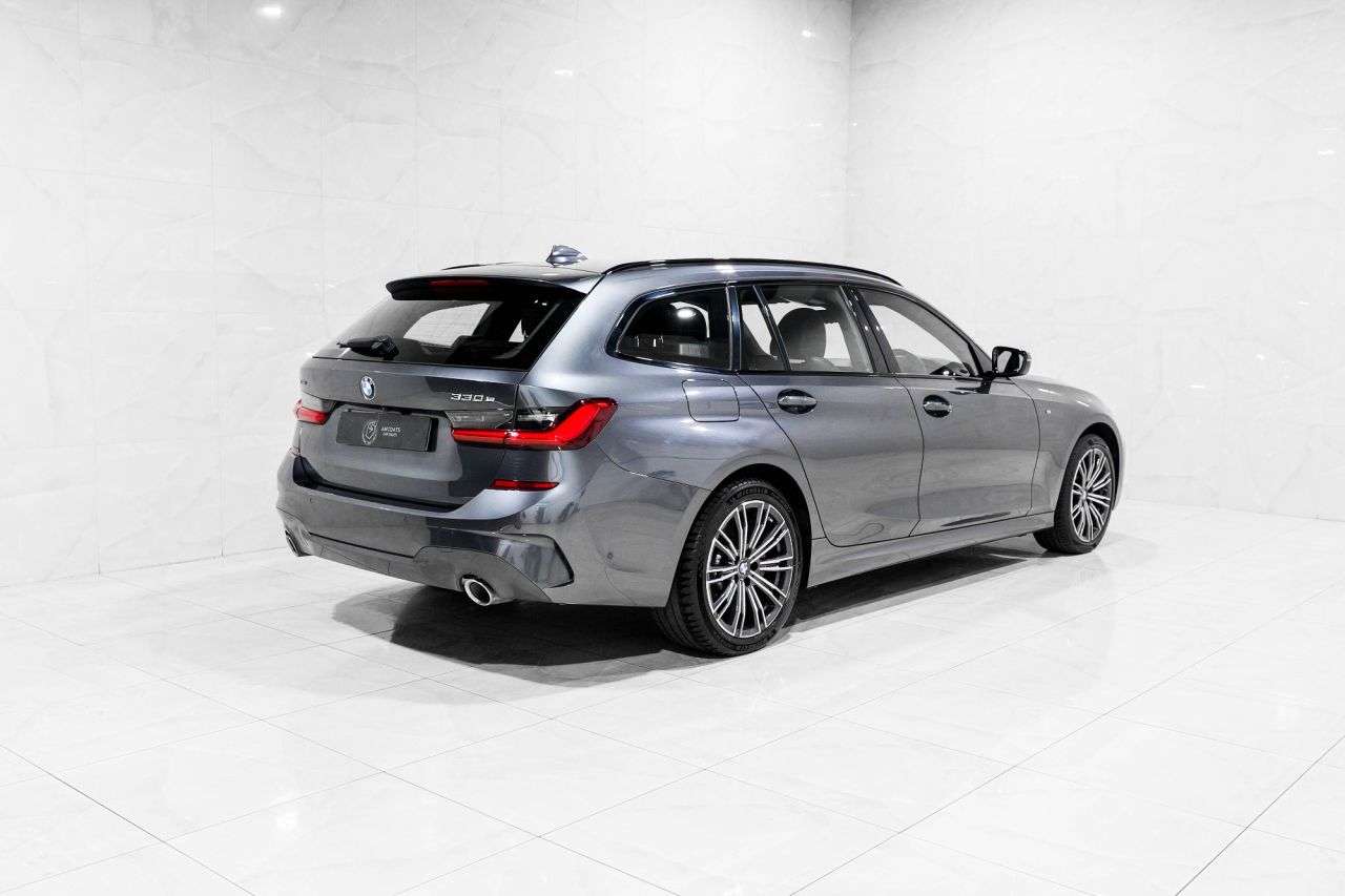 A 2020 BMW 3 SERIES 2.0 330e 12kWh M Sport Touring 5dr Petrol Plug-in Hybrid Auto xDrive Euro 6 A 2020 BMW 3 SERIES 2.0 330e 12kWh M Sport Touring 5dr Petrol Plug-in Hybrid Auto xDrive Euro 6