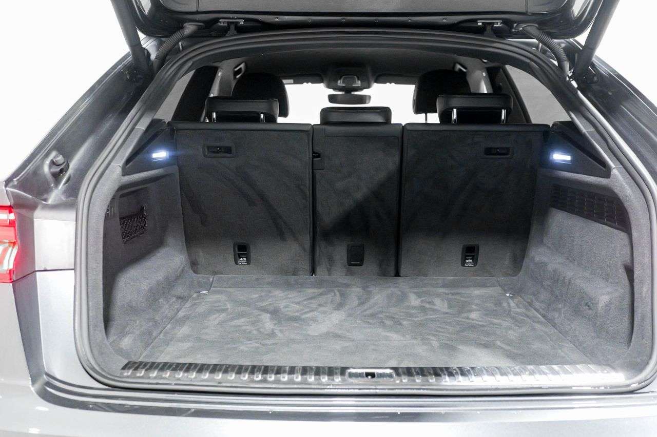 2019 AUDI Q8 2019 AUDI Q8