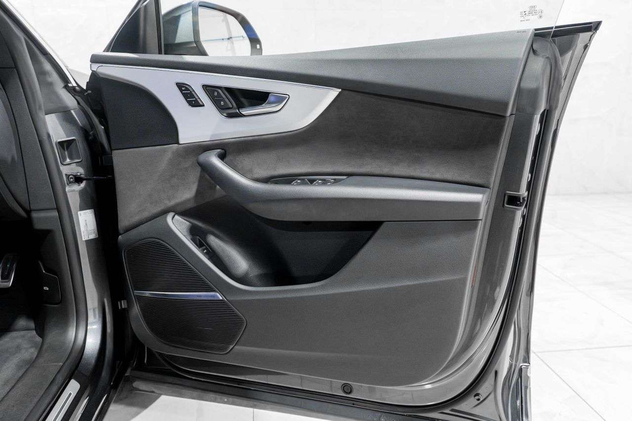 2019 AUDI Q8 2019 AUDI Q8