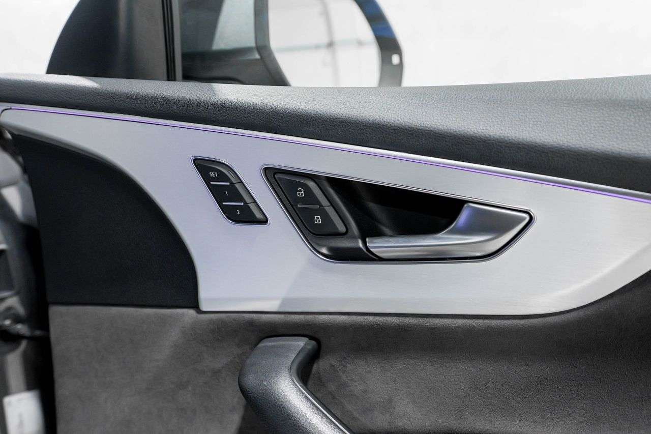 2019 AUDI Q8 2019 AUDI Q8