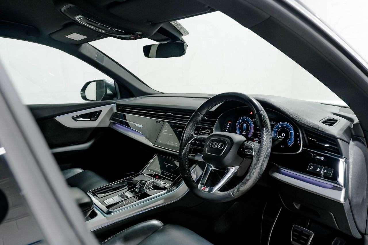 2019 AUDI Q8 2019 AUDI Q8