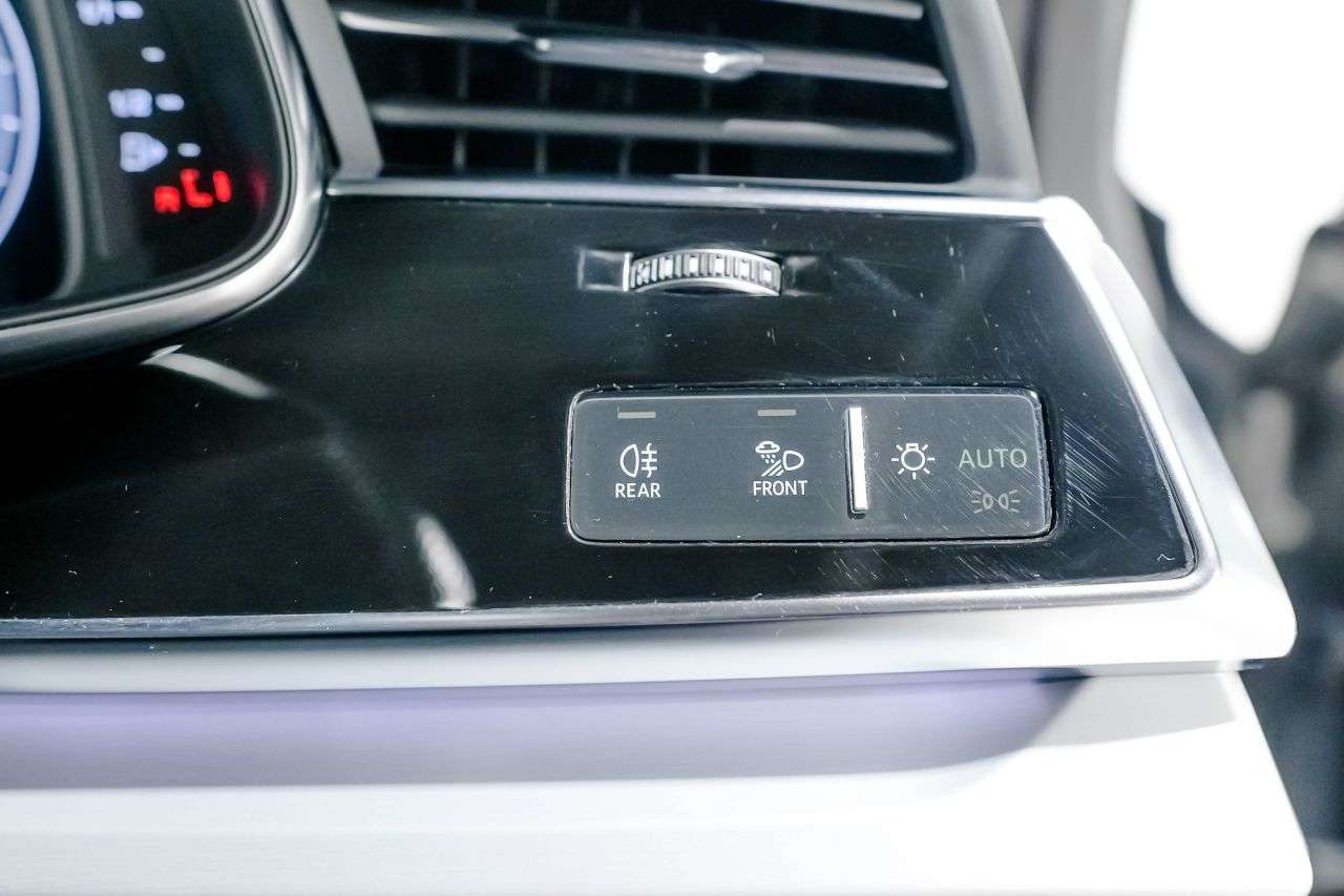 2019 AUDI Q8 2019 AUDI Q8