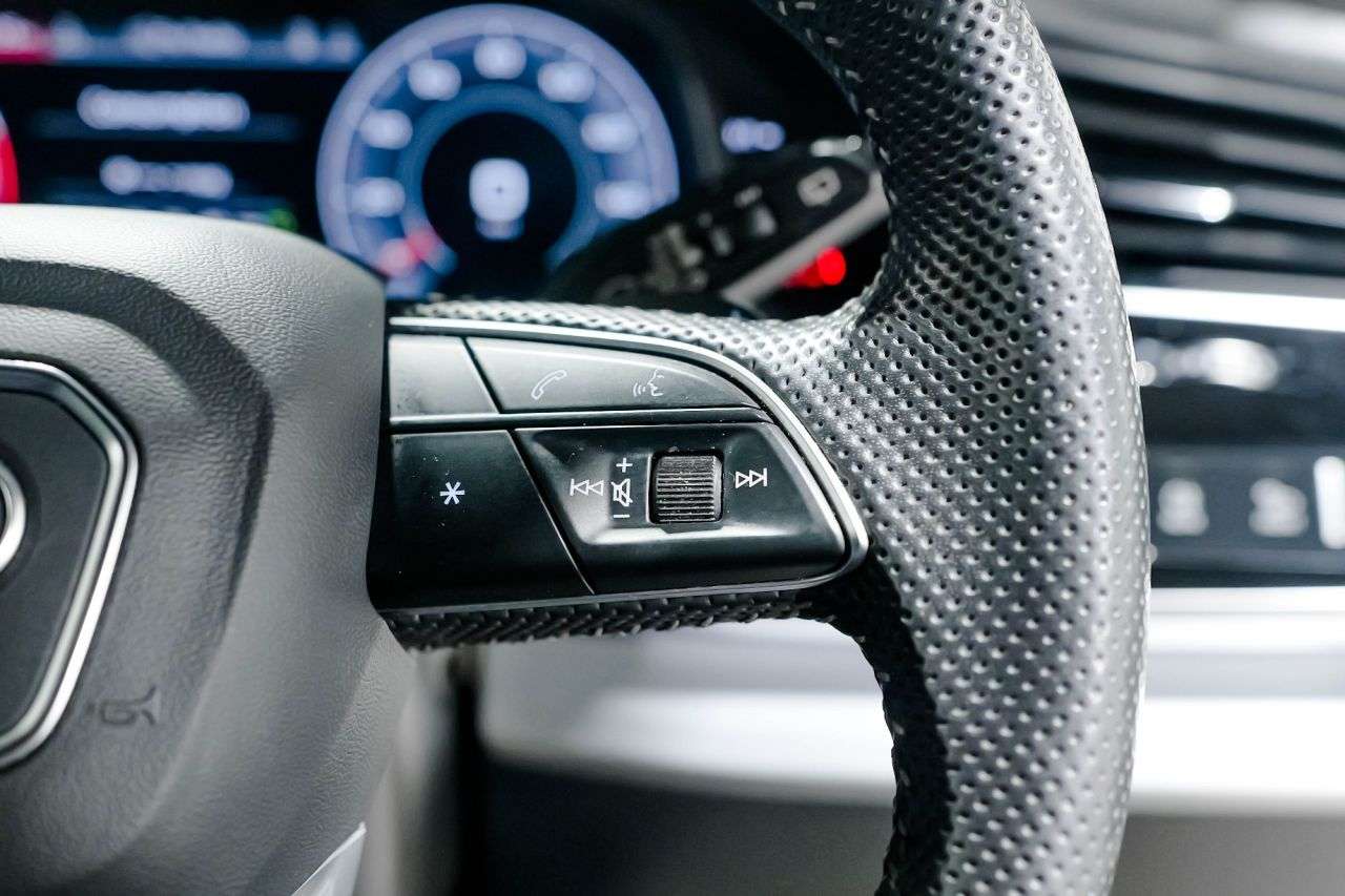 2019 AUDI Q8 2019 AUDI Q8