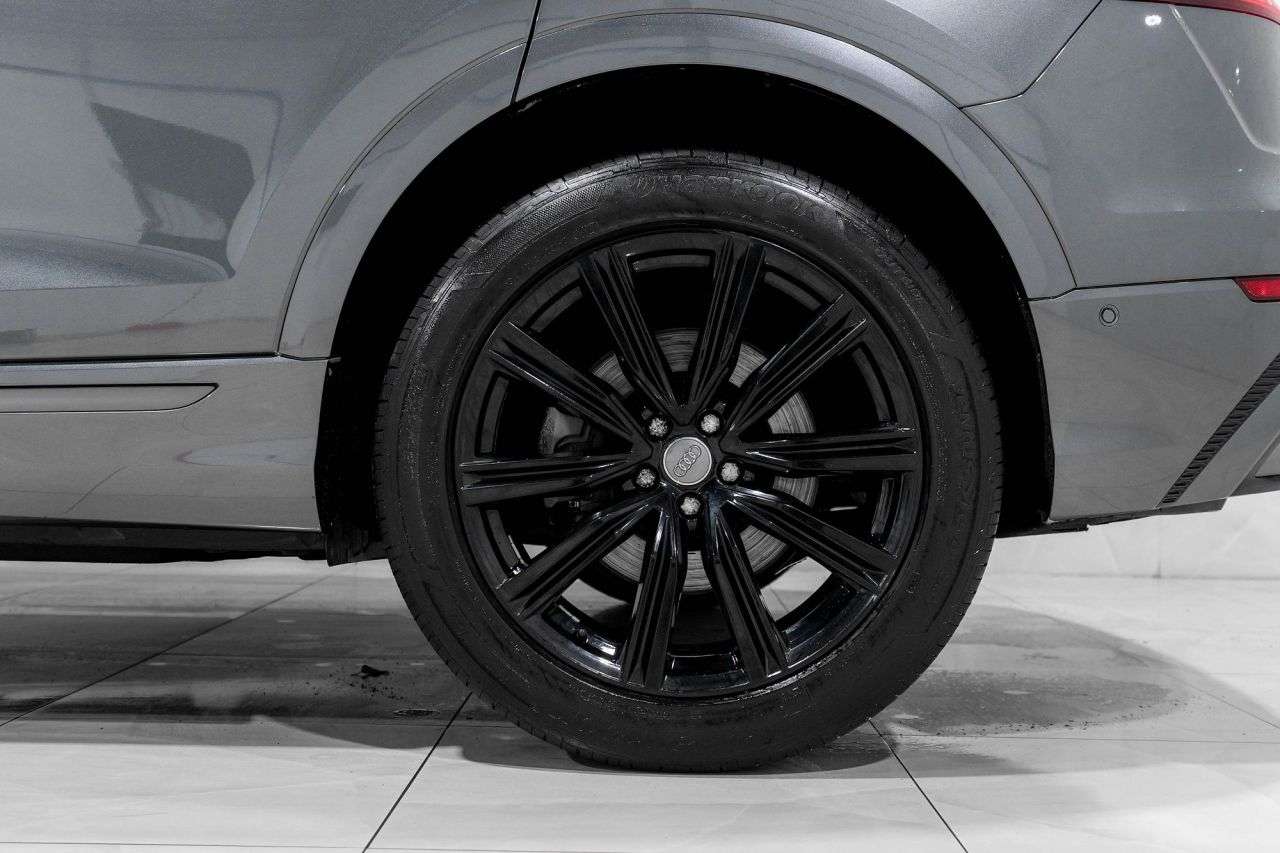 2019 AUDI Q8 2019 AUDI Q8