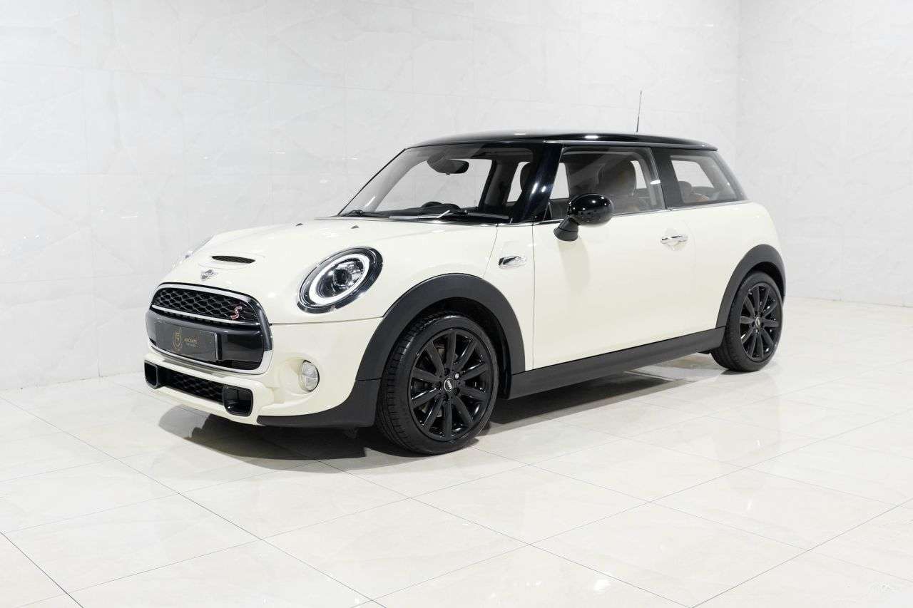 A 2018 MINI HATCH 2.0 Cooper S Hatchback 3dr Petrol Steptronic Euro 6 (s/s) (192 ps) Chester A 2018 MINI HATCH 2.0 Cooper S Hatchback 3dr Petrol Steptronic Euro 6 (s/s) (192 ps) Chester