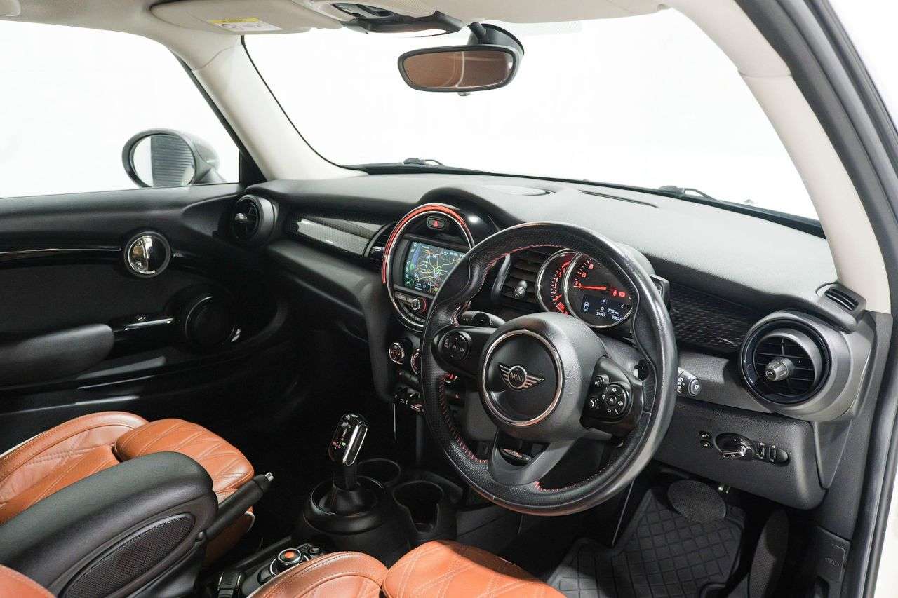 A 2018 MINI HATCH 2.0 Cooper S Hatchback 3dr Petrol Steptronic Euro 6 (s/s) (192 ps) Chester A 2018 MINI HATCH 2.0 Cooper S Hatchback 3dr Petrol Steptronic Euro 6 (s/s) (192 ps) Chester