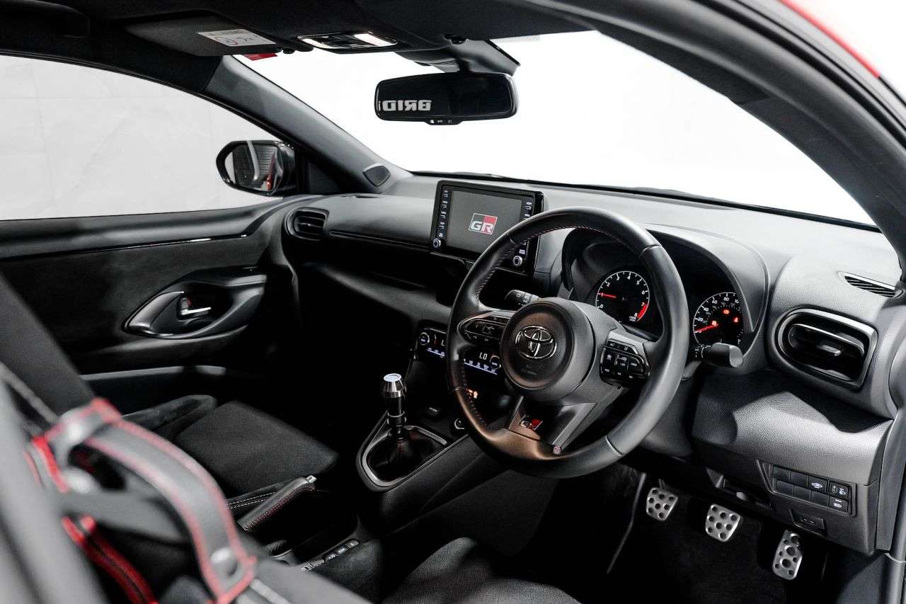 null TOYOTA YARIS null TOYOTA YARIS