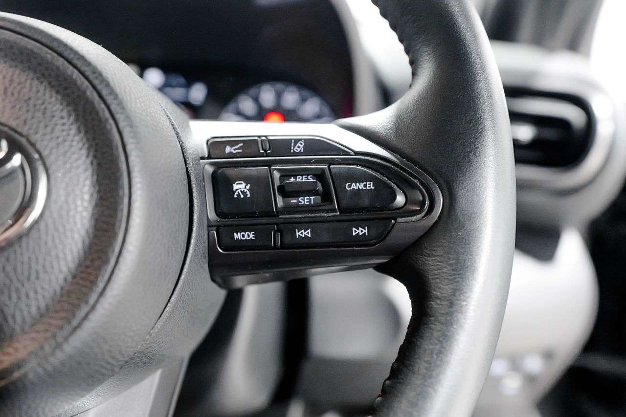 null TOYOTA YARIS null TOYOTA YARIS