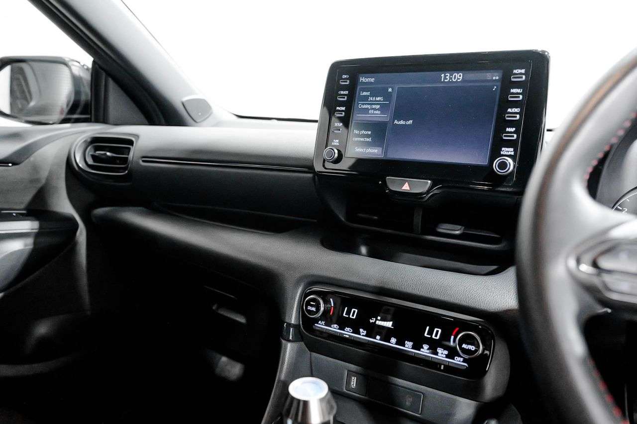 null TOYOTA YARIS null TOYOTA YARIS