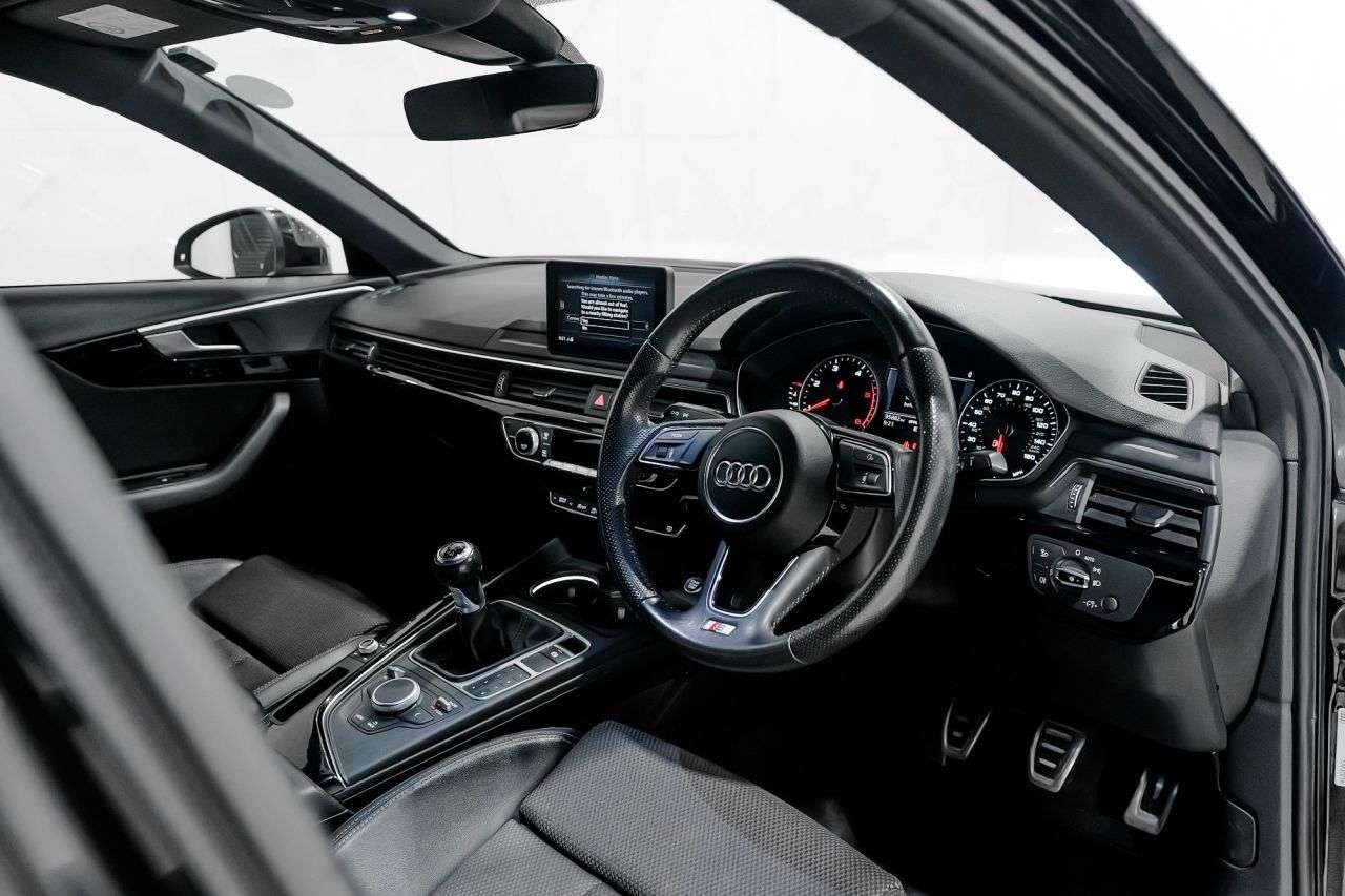 2017 AUDI A4 2017 AUDI A4