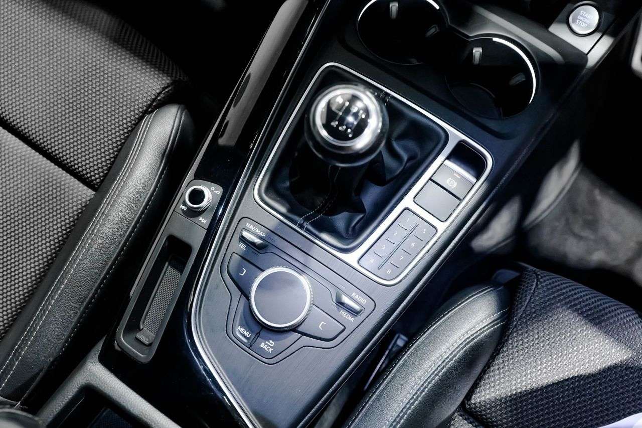 2017 AUDI A4 2017 AUDI A4