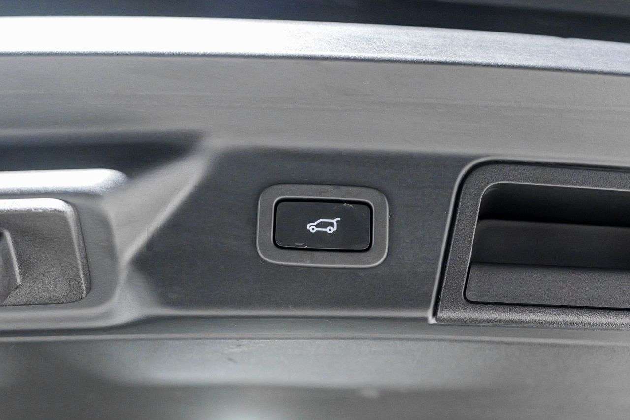 null LAND ROVER RANGE ROVER VELAR null LAND ROVER RANGE ROVER VELAR