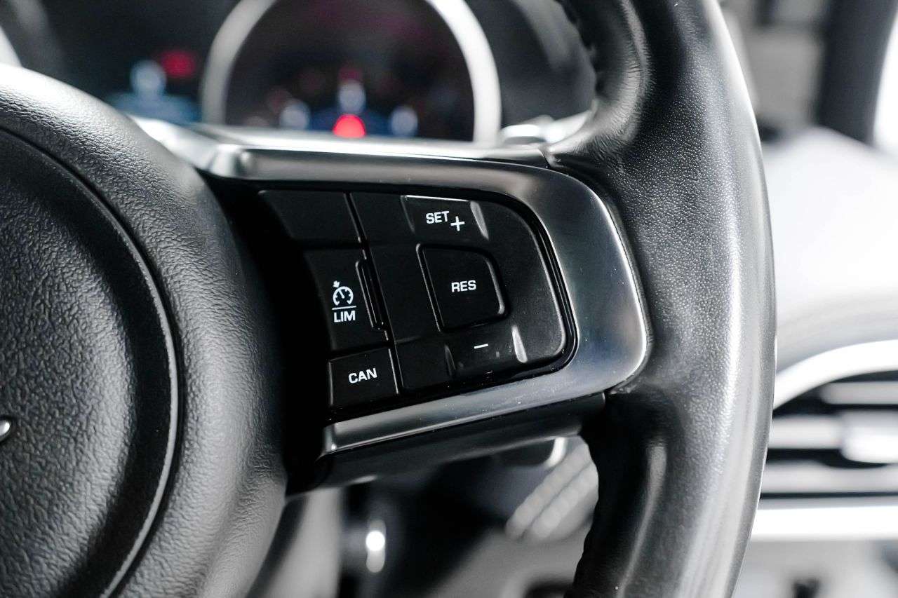 2018 JAGUAR XE 2018 JAGUAR XE