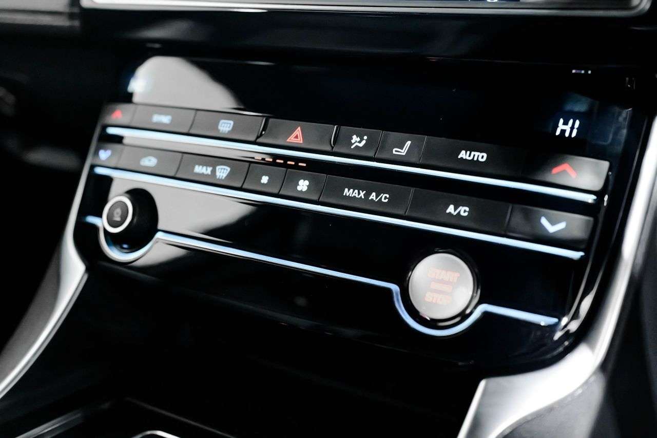 2018 JAGUAR XE 2018 JAGUAR XE