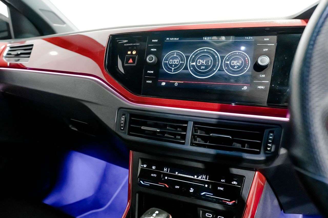 null VOLKSWAGEN POLO null VOLKSWAGEN POLO