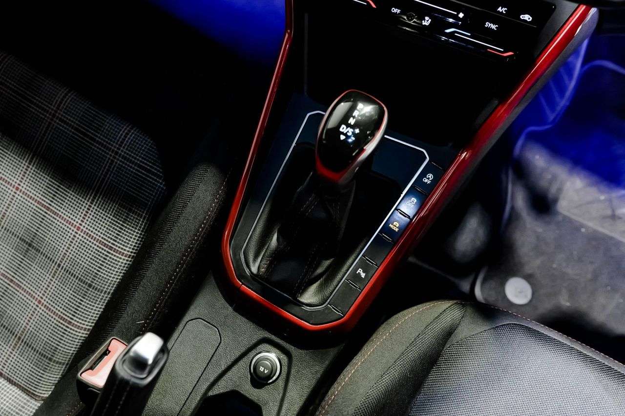 null VOLKSWAGEN POLO null VOLKSWAGEN POLO