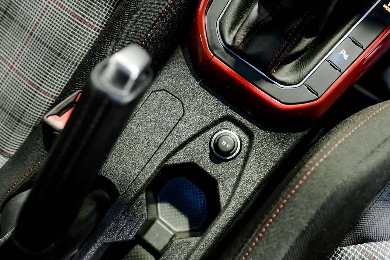 null VOLKSWAGEN POLO null VOLKSWAGEN POLO