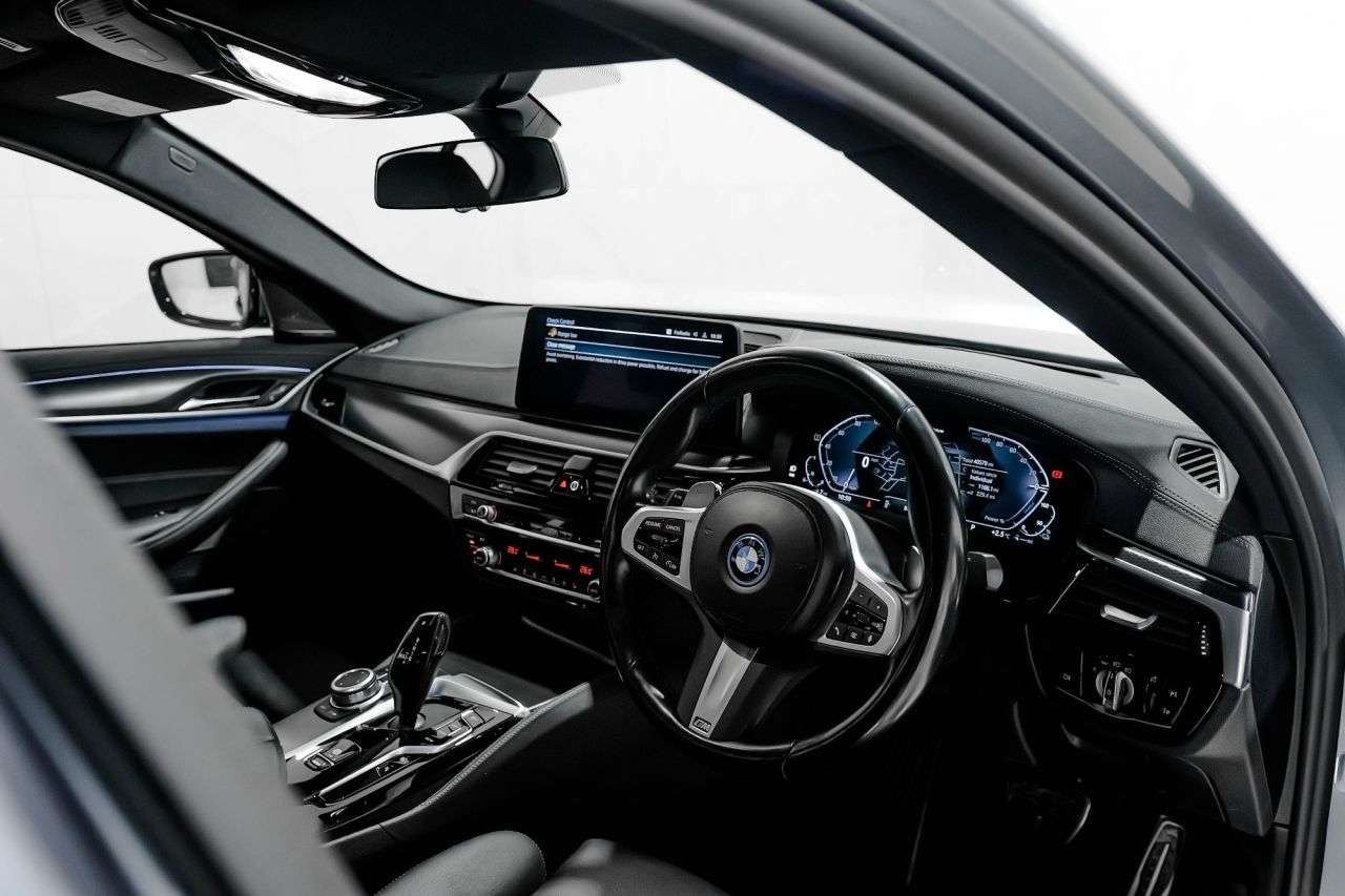 A 2022 BMW 5 SERIES 2.0 530e 12kWh M Sport Saloon 4dr Petrol Plug-in Hybrid Steptronic xDrive E A 2022 BMW 5 SERIES 2.0 530e 12kWh M Sport Saloon 4dr Petrol Plug-in Hybrid Steptronic xDrive E